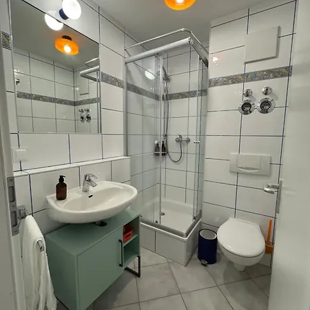 شقة Vibrantapt - Ruhig & Modern - 15 Min Ins Zentrum - Uniklinik-naehe - Privatparkplatz - Schnelles Wlan - Terrasse *