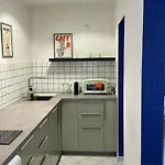 Vibrantapt - Ruhig & Modern - 15 Min Ins Zentrum - Uniklinik-naehe - Privatparkplatz - Schnelles Wlan - Terrasse דירה *