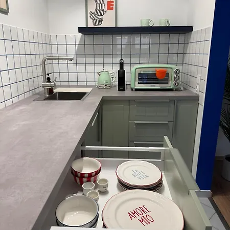 Vibrantapt - Ruhig&modern - 15 Min Ins Zentrum - Küche - Privatparkplatz - Schnelles Wlan - Terrasse Apartamento