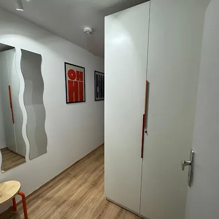 Vibrantapt - Ruhig & Modern - 15 Min Ins Zentrum - Uniklinik-naehe - Privatparkplatz - Schnelles Wlan - Terrasse דירה *