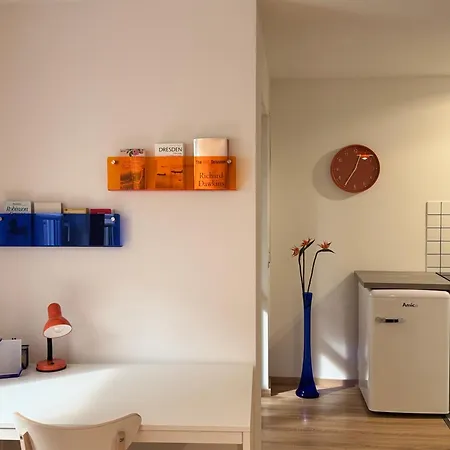 Vibrantapt - Ruhig & Modern - 15 Min Ins Zentrum - Uniklinik-naehe - Privatparkplatz - Schnelles Wlan - Terrasse Apartment