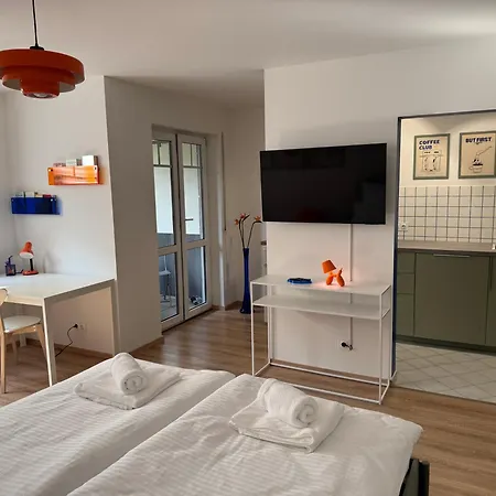 Lägenhet Vibrantapt - Ruhig & Modern - 15 Min Ins Zentrum - Kueche - Privatparkplatz - Schnelles Wlan - Terrasse